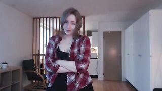 You're too big! Hot babe struggles with massive dildo