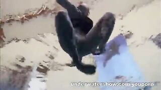 A naughty moment in the pool with a completely naked girl