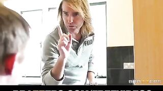 A Japanese girl is fucking in the bathroom, episode 1