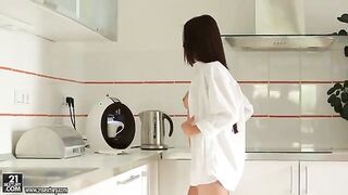 Young girl fucked early in the morning