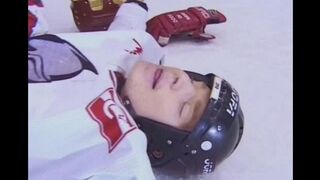 The fan gave the hockey player her ass to fuck