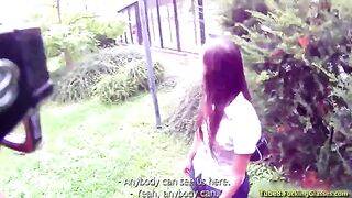 A girl made a blowjob to the stranger in the bushes