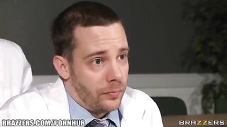 The doctor checked the girl's body and fucked her in the pussy