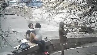 The photographer caught a girl for sex on the city streets - 18+
