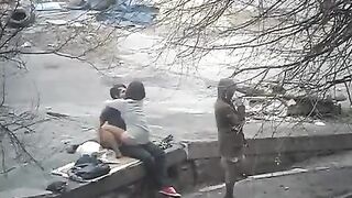 The photographer caught a girl for sex on the city streets - 18+