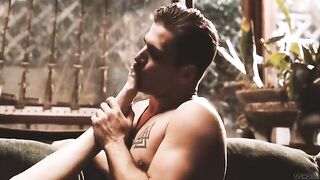 Something indecent always happens at dusk, a steamy session with a blonde