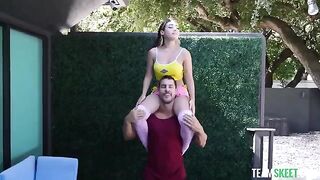 Girl has sex with a guy whose cock is as big as her head