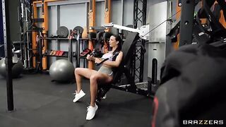 A girl was cutting herogram with a woman in the gym, it was very hot