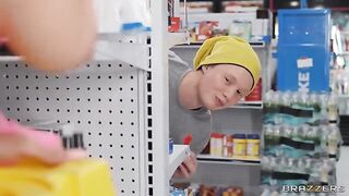Bodega Bro Unlocks Unimaginable Accomplishment - Jordyn Falls, Gaby Ortega / Brazzers