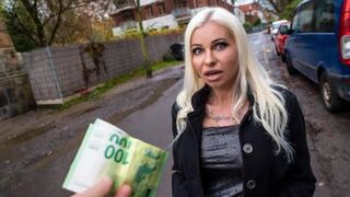 A pick up girl is fucking with her teacher for money