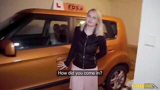 The big dick of the taxi driver showed to the blind beautiful passenger in the car
