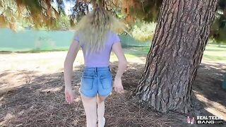 The guy gently inserted his penis into the beautiful girl’s pussy