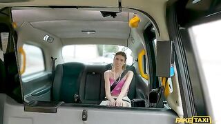 Babe agreed to sex in the car for a deeper connection