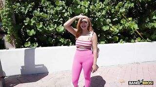 Sluts do not resist and open their holes in the car