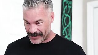 The mouth of the truce - a blowjob video with blonde beauty