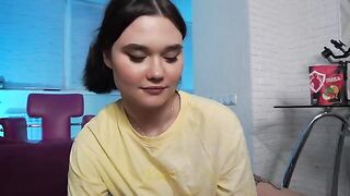 Watch the show and give a blowjob!