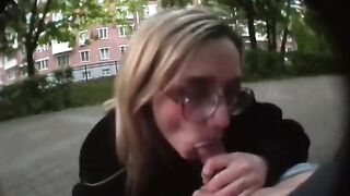 Babe agreed to fuck with me on the city streets for money