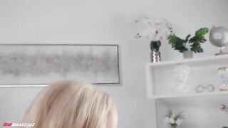 A MILF with a gorgeous body craves intense desire