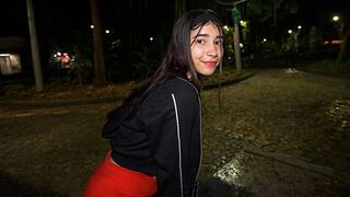 The girl is too lascivious, so she was fucked in public