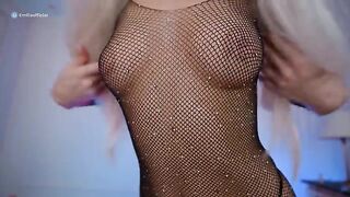 A fit girl with a juicy ass rides cock like a bad girl