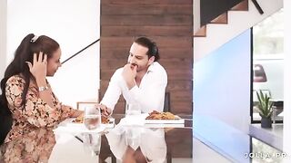 Therapist invited me to her house for dinner, it was hot!